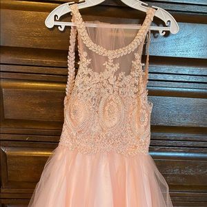 Selling special ocasión dress jr girl dress.